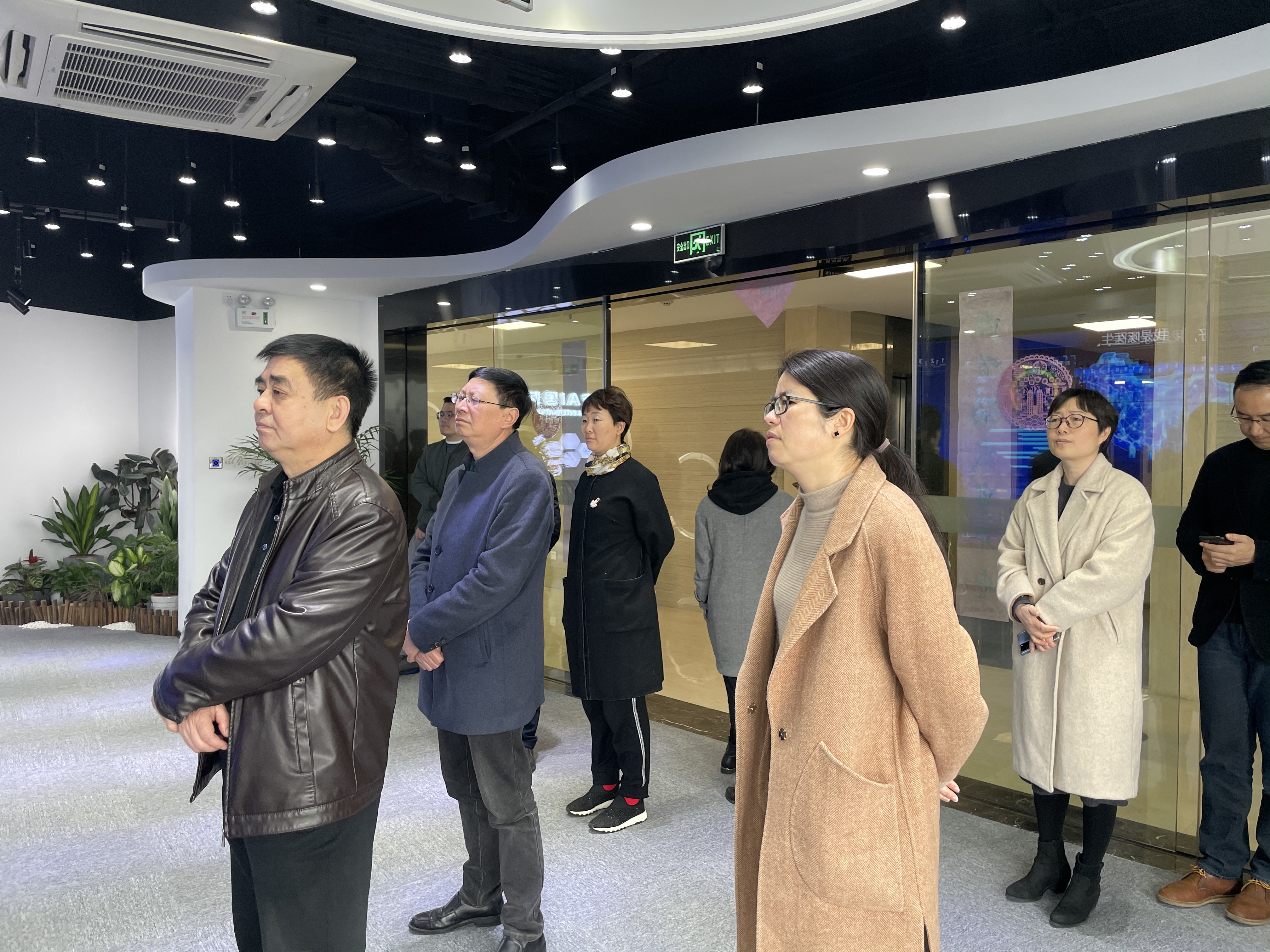 黃山市經(jīng)信局局長馮學(xué)祥一行蒞臨健培科技考察調(diào)研數(shù)字醫(yī)療