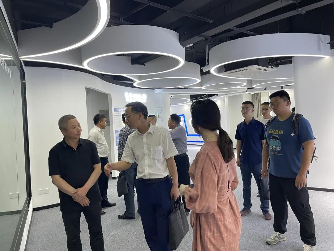 鷹潭市市委常委、副市長王雄一行蒞臨健培科技考察調(diào)研