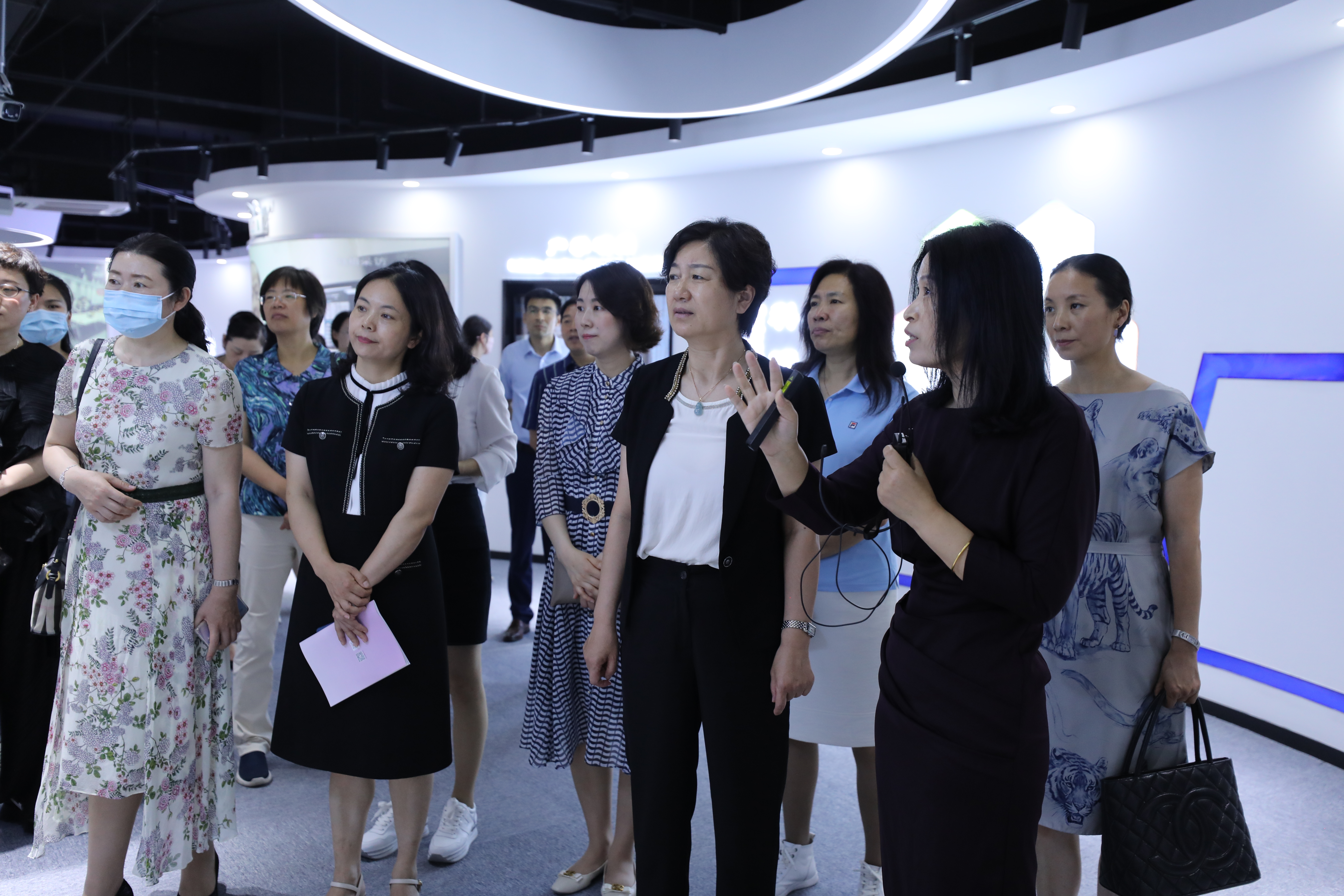 吉林省婦聯(lián)黨組書記、主席李曉英一行蒞臨健培科技考察調研