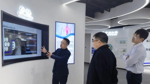 廣西產(chǎn)業(yè)技術(shù)研究院副院長杜文宏一行蒞臨健培科技、啄云智能考察調(diào)研