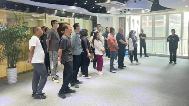 新疆阿克蘇地區(qū)發(fā)改委、工信局等領(lǐng)導(dǎo)一行蒞臨健培科技考察調(diào)研