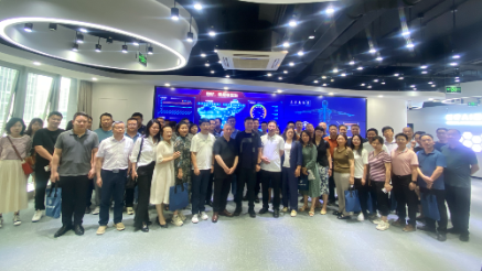 黃石市衛(wèi)健委黨組成員、副主任、市疾控局局長李京鶴一行蒞臨健培科技考察調(diào)研